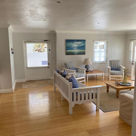 Shore'S Edge Luxury Oceanfront Home Hermanus Exteriör bild